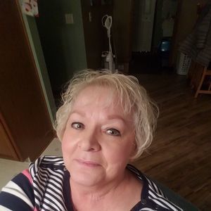 Meet your Posher, Debbi